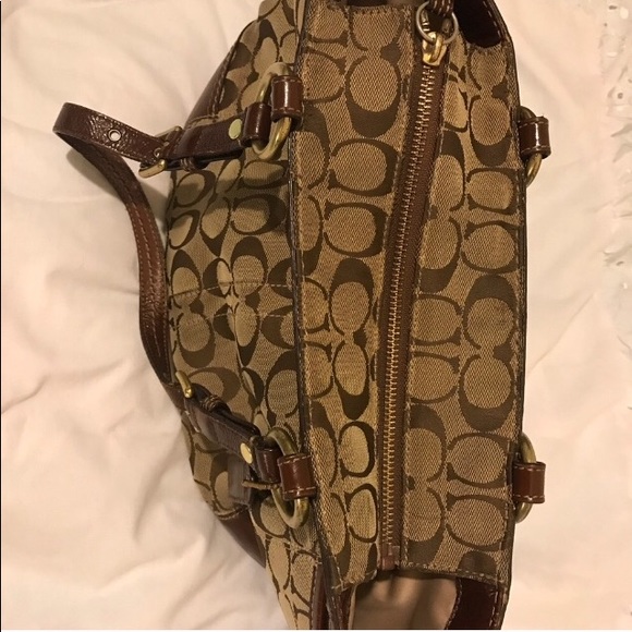 Coach - Picture 6 of 7